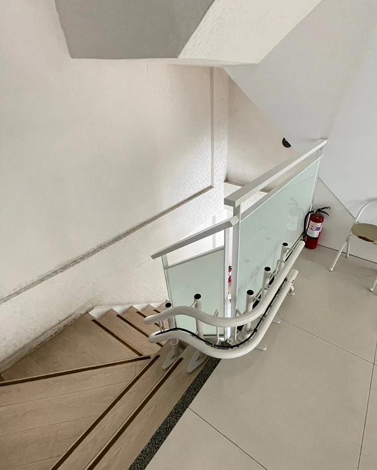 Arc-staircase-Curved-green-1Fto2F (1)